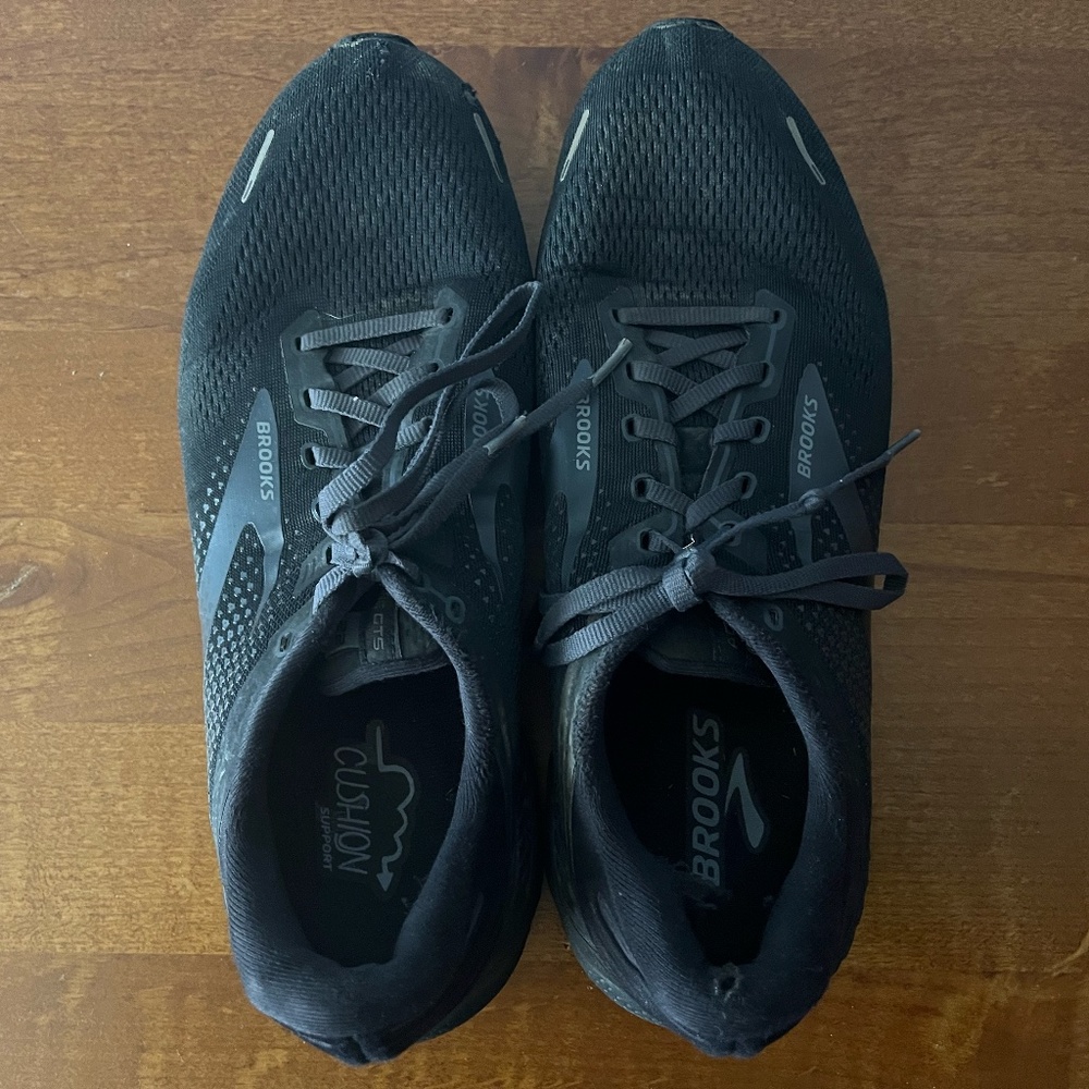 black Brooks shoes